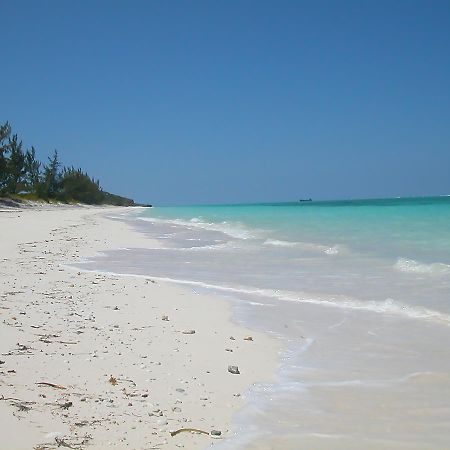 Hollywood Beach Suites Turks And Caicos Whitby Tiện nghi bức ảnh