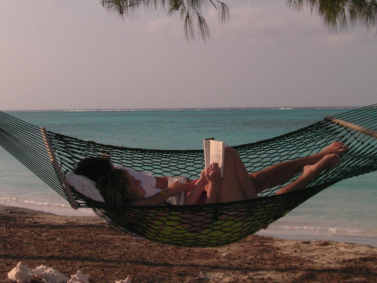 Hollywood Beach Suites Turks And Caicos Whitby Ngoại thất bức ảnh