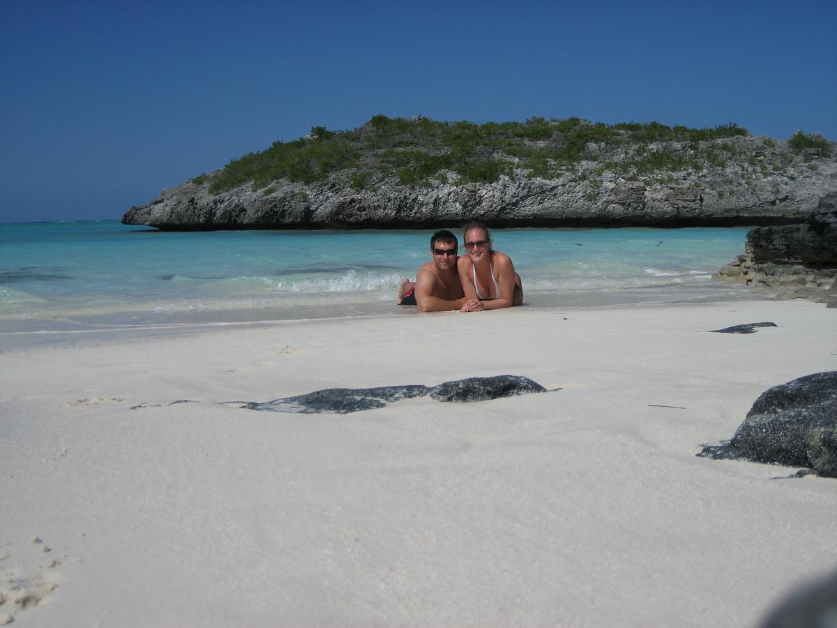 Hollywood Beach Suites Turks And Caicos Whitby Ngoại thất bức ảnh