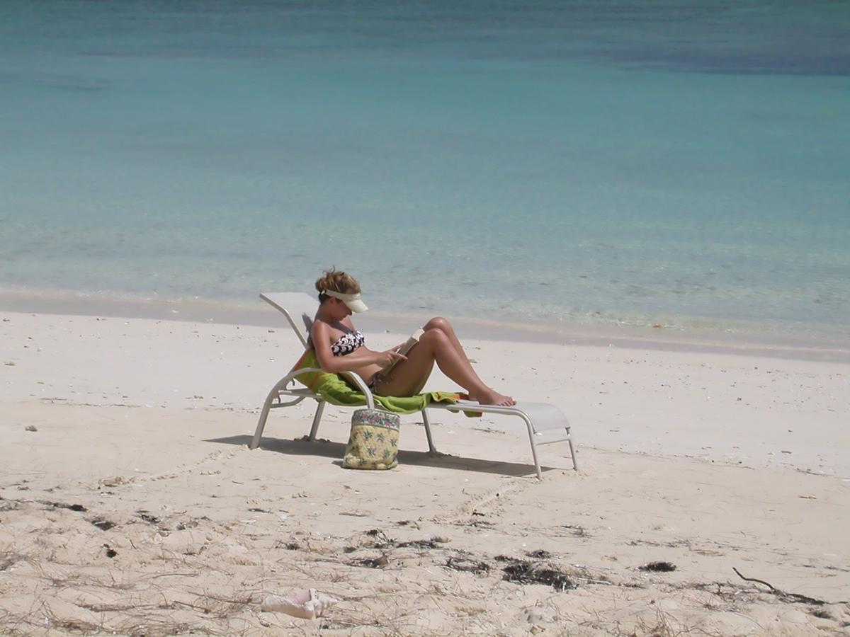 Hollywood Beach Suites Turks And Caicos Whitby Ngoại thất bức ảnh